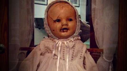 Mandy the Haunted Doll - Backdrop