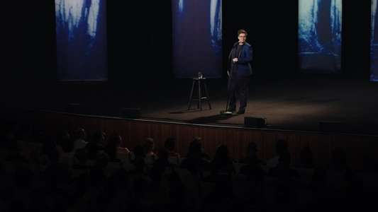 Hannah Gadsby: Nanette - Backdrop