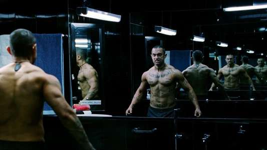 Ghajini - Backdrop