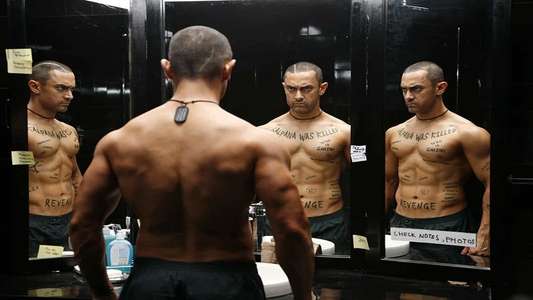 Ghajini - Backdrop