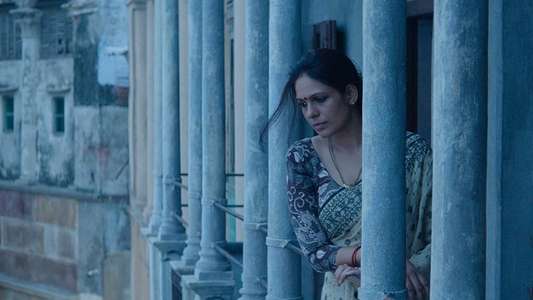 Angrezi Mein Kehte Hain - Backdrops