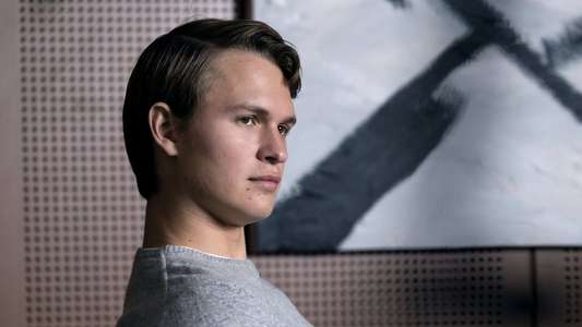 Jonathan - Backdrop