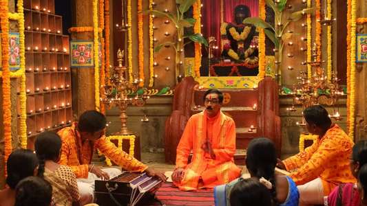 Kondraal Paavam - Backdrop