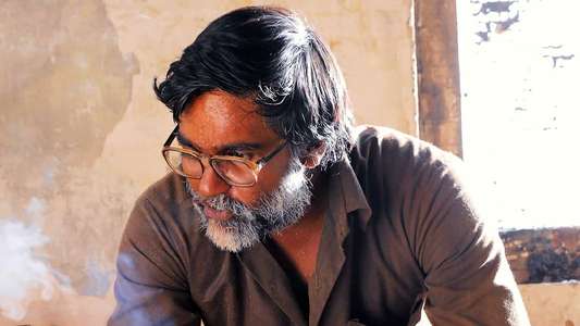 Saani Kaayidham - Backdrop
