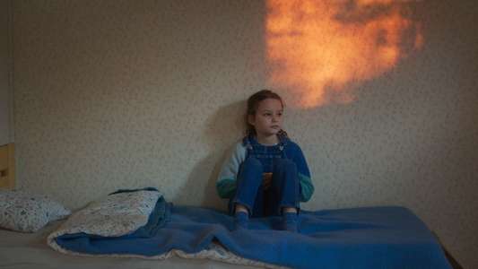 Petite maman - Backdrop