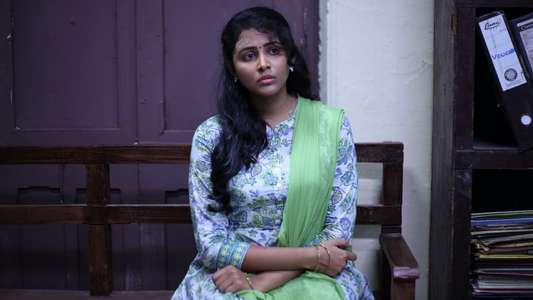 Kannai Nambathe - Backdrop