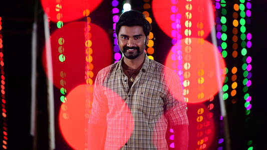 Pattathu Arasan - Backdrop