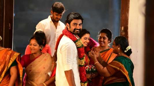 Pattathu Arasan - Backdrop
