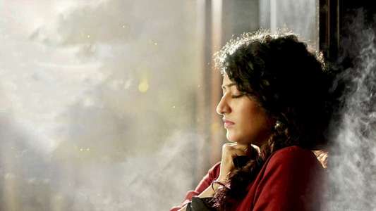 Kaalangalil Aval Vasantham - Backdrop
