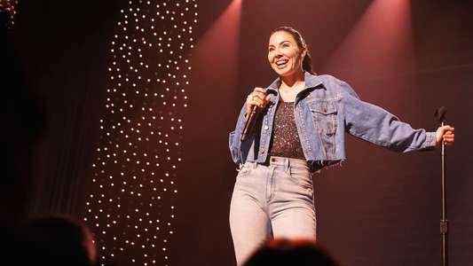 Whitney Cummings: Jokes - Backdrops