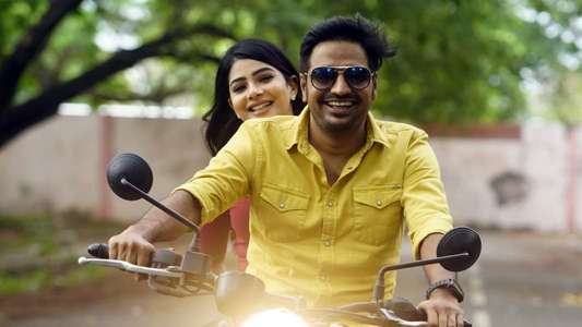 Naai Sekar - Backdrop