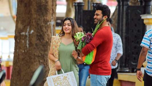 Aadavaallu Meeku Johaarlu - Backdrop