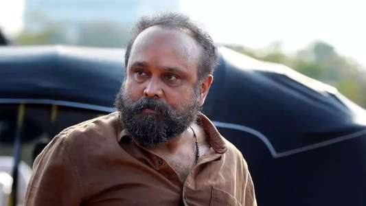 Sathyam Mathrame Bodhippikku - Backdrop