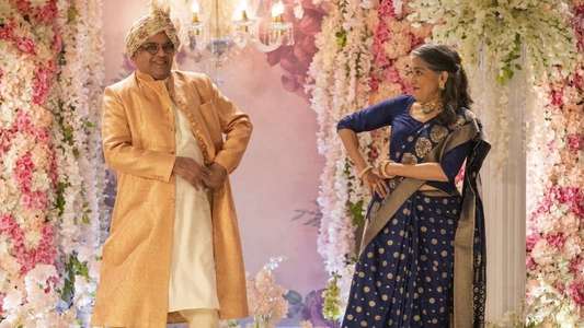 Hum Do Hamare Do - Backdrops