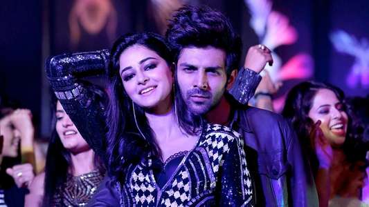 Pati Patni Aur Woh - Backdrop