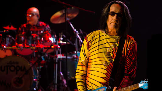 Todd Rundgren's Utopia - Live At The Chicago Theatre - Backdrop