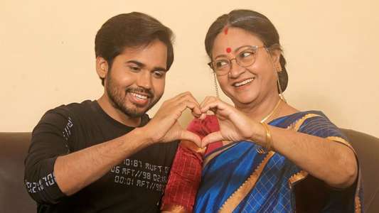 Savitri W/O Satyamurthy - Backdrop