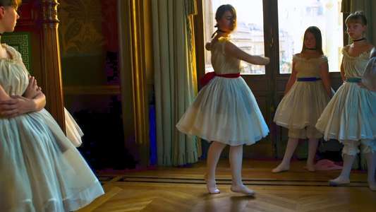 Degas et moi - Backdrop