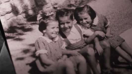 #AnneFrank. Parallel Stories - Backdrop