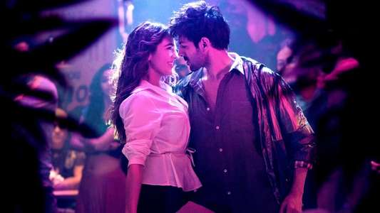 Love Aaj Kal 2 - Backdrop