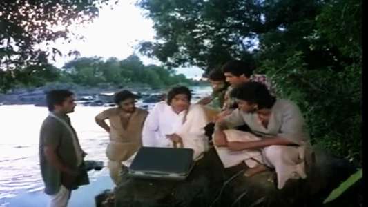Hum Paanch - Backdrops