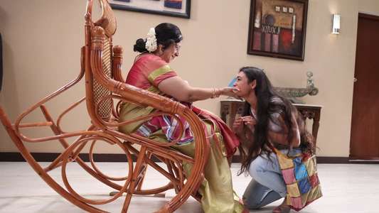100% Kadhal - Backdrop