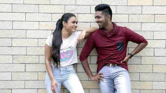 100% Kadhal - Backdrop