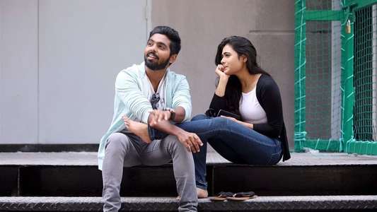 100% Kadhal - Backdrop