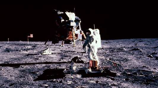 Apollo: Missions to the Moon - Backdrops