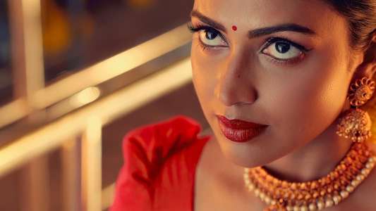 Aadai - Backdrop