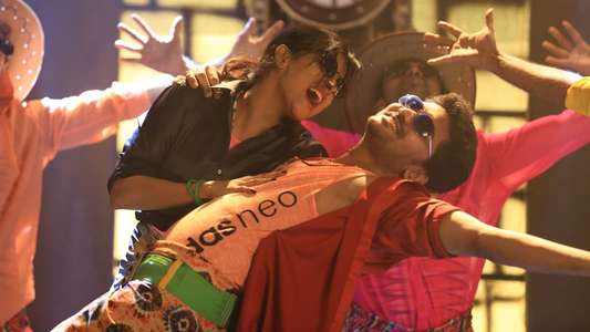 Natpuna Ennanu Theriyuma - Backdrop