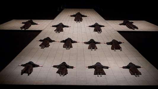 Dialogues des Carmélites - Backdrop