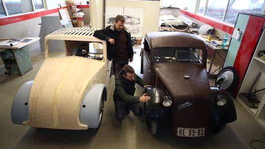 Ganz: How I Lost My Beetle - Backdrop