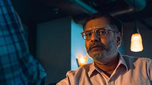 Vellai Pookkal - Backdrop
