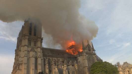 Notre-Dame: Race Against the Inferno - Backdrops