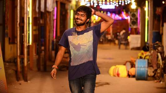Kuppathu Raja - Backdrop