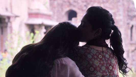 Ek Ladki Ko Dekha Toh Aisa Laga - Backdrop