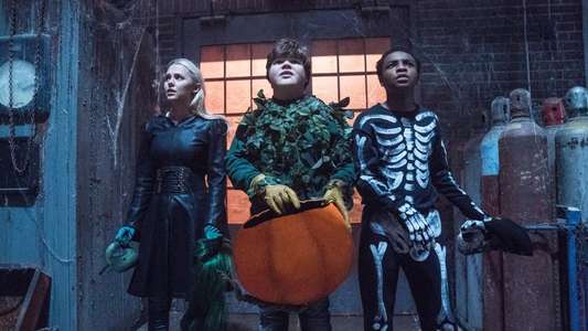 Goosebumps 2: Haunted Halloween - Backdrop