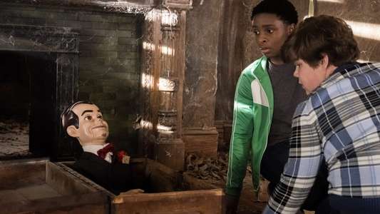 Goosebumps 2: Haunted Halloween - Backdrop