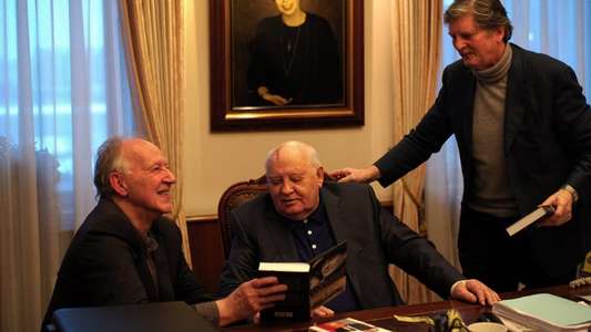 Meeting Gorbachev - Backdrop