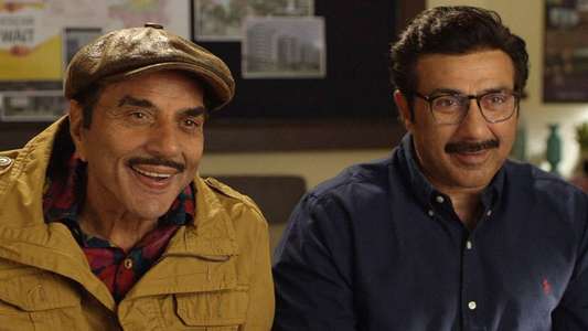 Yamla Pagla Deewana: Phir Se - Backdrop