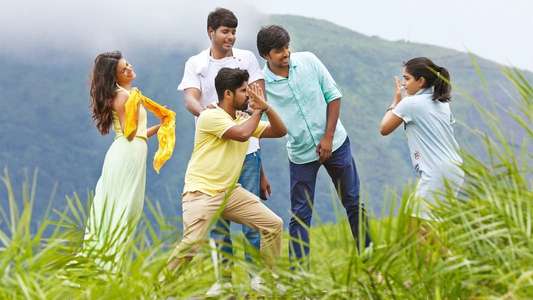 Manasuku Nachindi - Backdrop