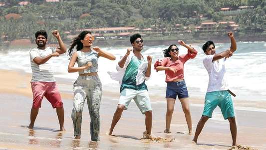 Manasuku Nachindi - Backdrop