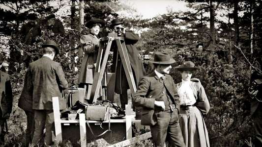 Be Natural: The Untold Story of Alice Guy-Blaché - Backdrop