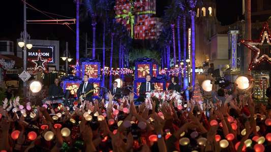 The Wonderful World of Disney: Magical Holiday Celebration - Backdrops