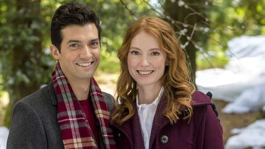 The Mistletoe Inn - Backdrop