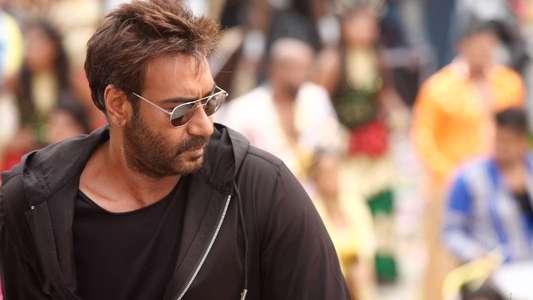 Golmaal Again - Backdrops