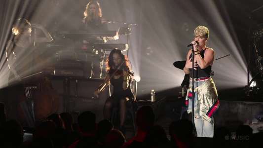 Beautiful Trauma Live: P!nk - Backdrop