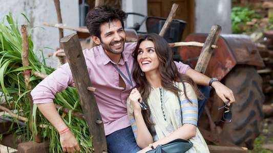 Luka Chuppi - Backdrop
