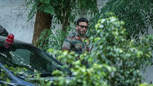 Maayavan - Backdrops